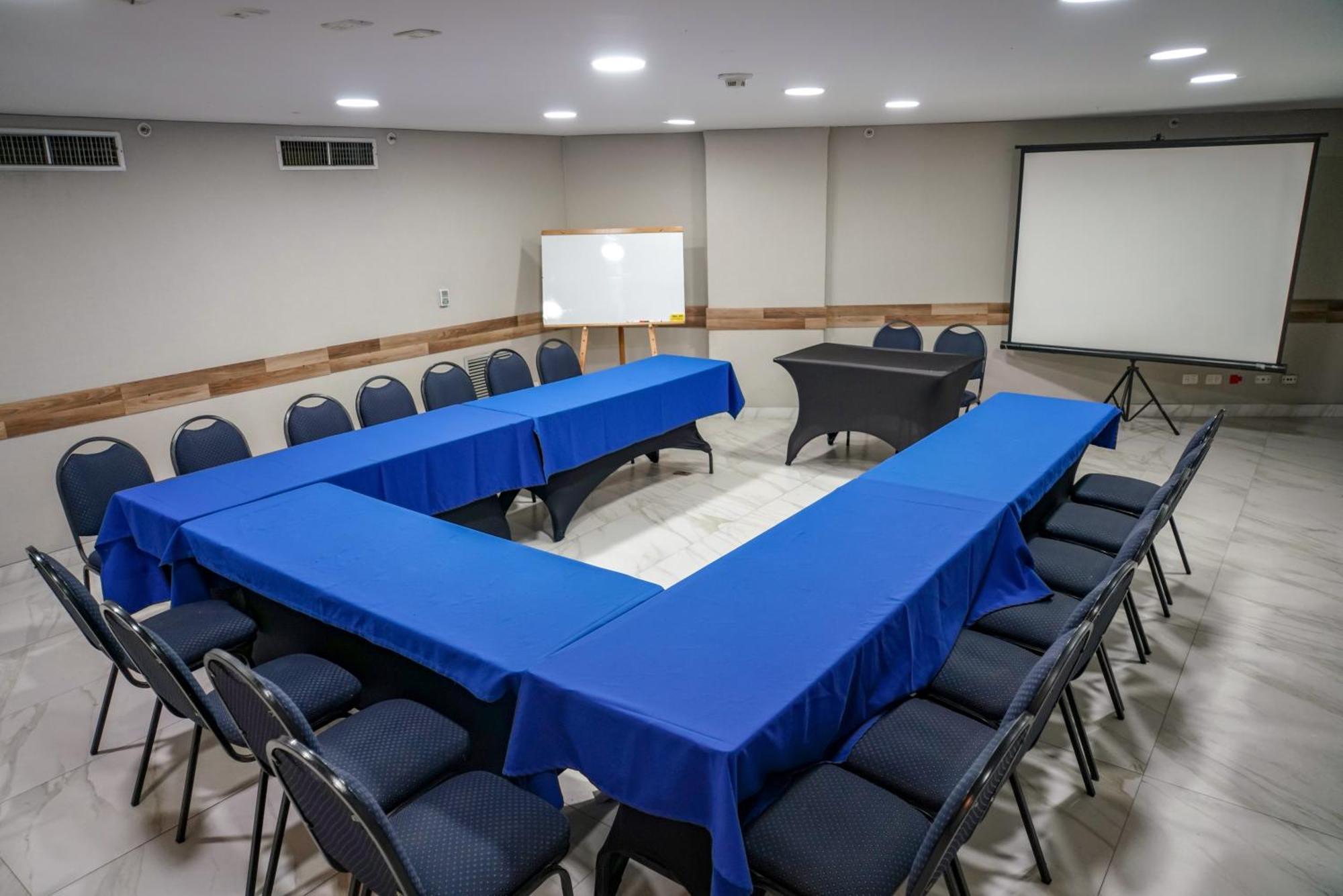 Club De Bienestar Ilar Bulevar Del Rio Cali Exterior foto